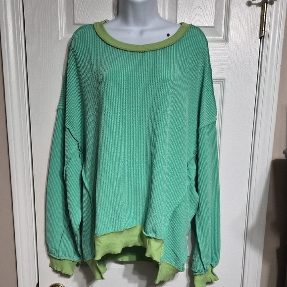 Vibrant Two Tone Green Oversized Knit Top Size XL - Picture 14 of 16